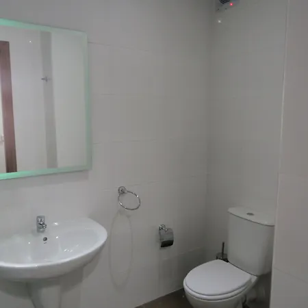 By Neu Collective Szálloda Gżira