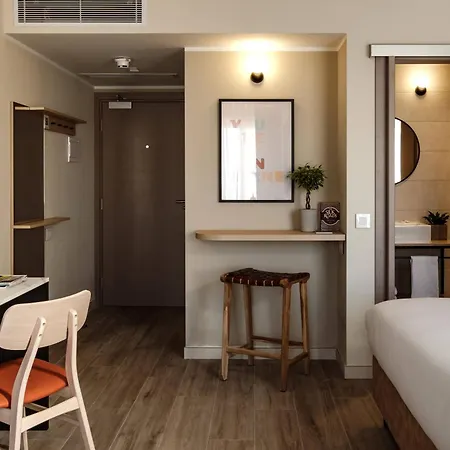 By Neu Collective 酒店 Gzira