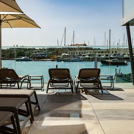 By Neu Collective 酒店 Gzira