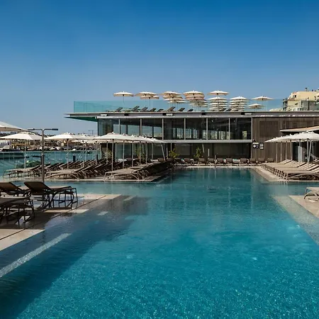 Hotel By Neu Collective 3*