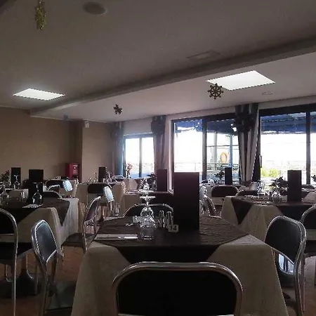 酒店 By Neu Collective