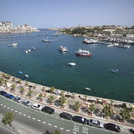 酒店 By Neu Collective 3*