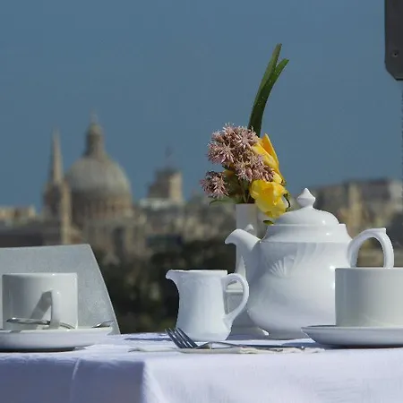 By Neu Collective 3*