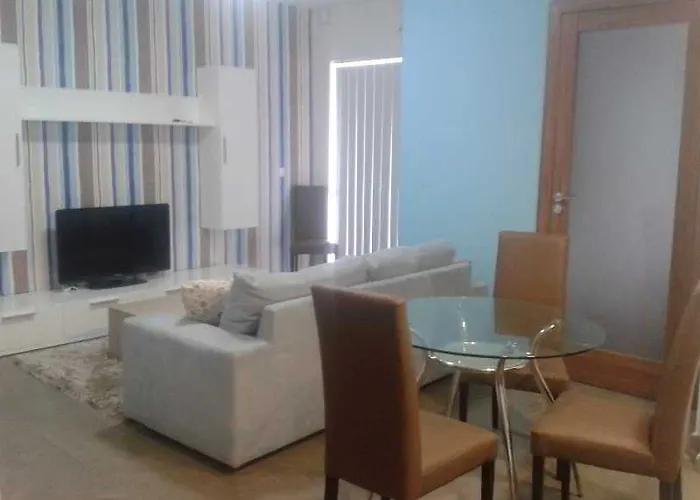 By Neu Collective 3*