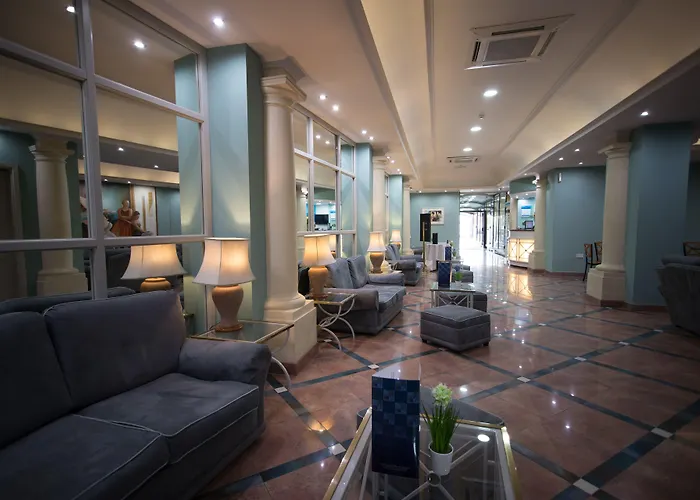 Hotel By Neu Collective 3*