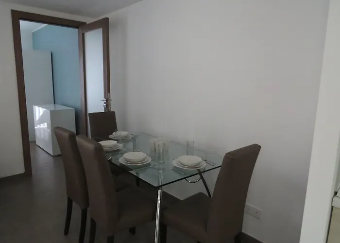 By Neu Collective 3*