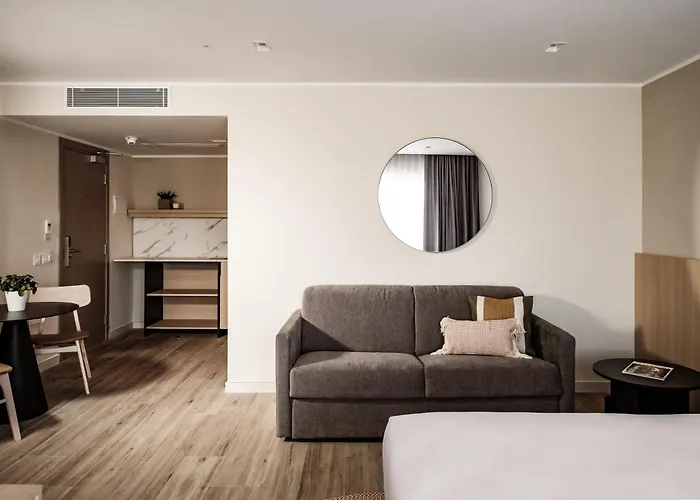 By Neu Collective 3*