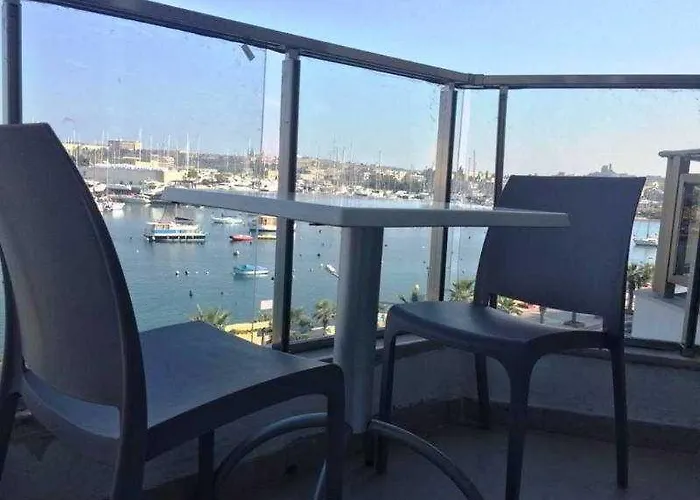 By Neu Collective 3*