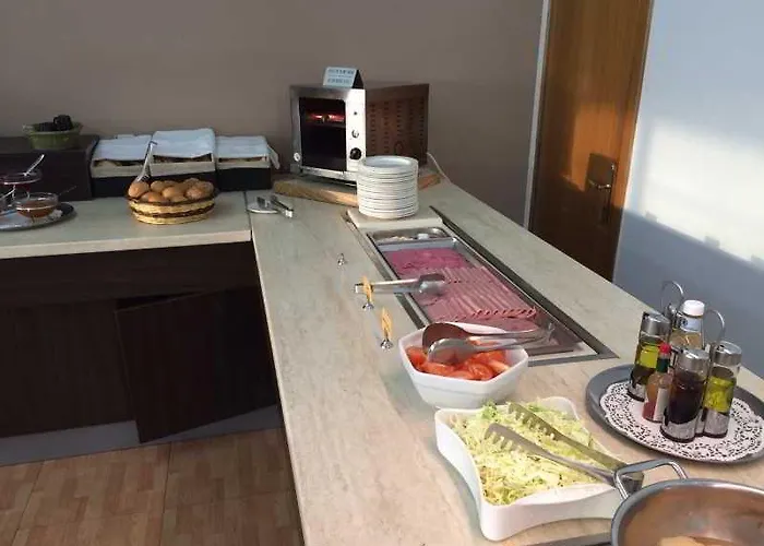 By Neu Collective 3*