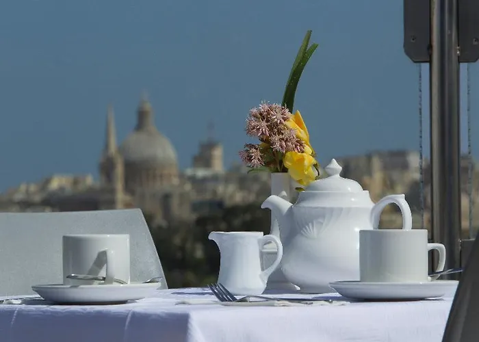 By Neu Collective 3*