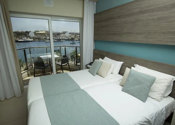 Hotel By Neu Collective 3*